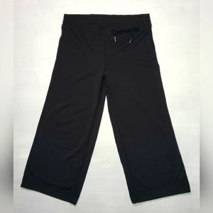 Lululemon Athletica Cropped Exercise Pants